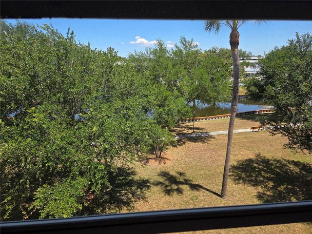 11225 82ND AVENUE 309, Seminole, FL 33772