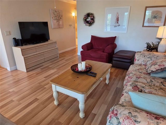 11225 82ND AVENUE 309, Seminole, FL 33772
