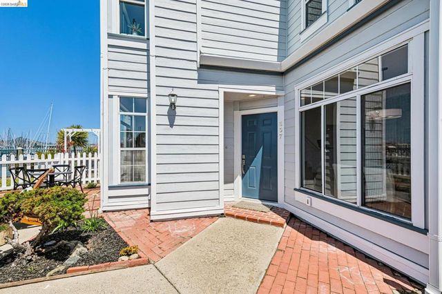 807 Commodore Drive, Richmond, CA 94804