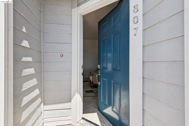 807 Commodore Drive, Richmond, CA 94804