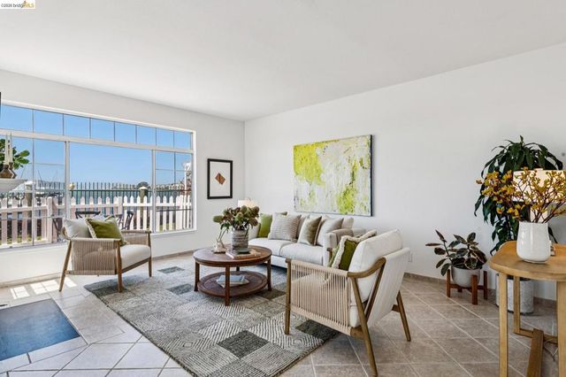 807 Commodore Drive, Richmond, CA 94804