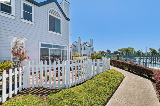 807 Commodore Drive, Richmond, CA 94804