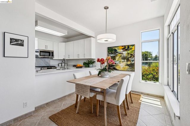 807 Commodore Drive, Richmond, CA 94804