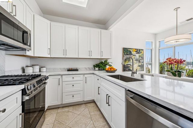807 Commodore Drive, Richmond, CA 94804