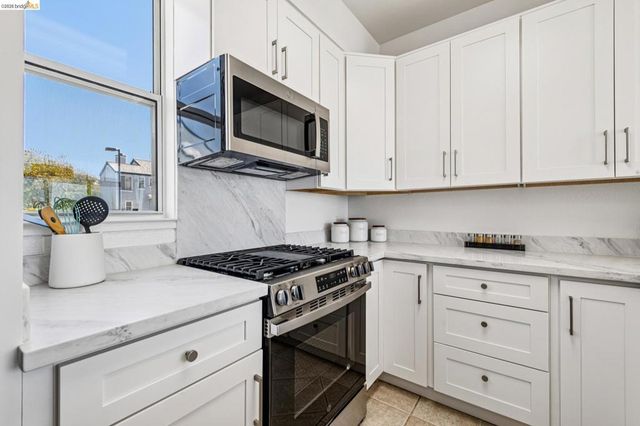 807 Commodore Drive, Richmond, CA 94804