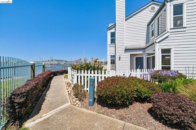 807 Commodore Drive, Richmond, CA 94804