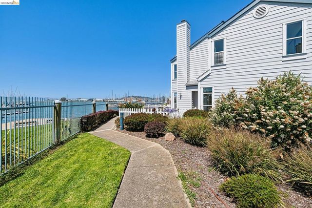 807 Commodore Drive, Richmond, CA 94804