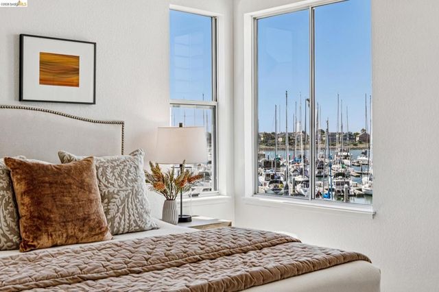 807 Commodore Drive, Richmond, CA 94804