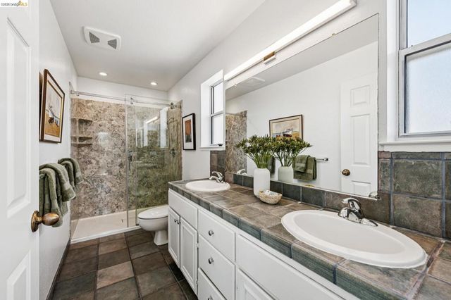 807 Commodore Drive, Richmond, CA 94804