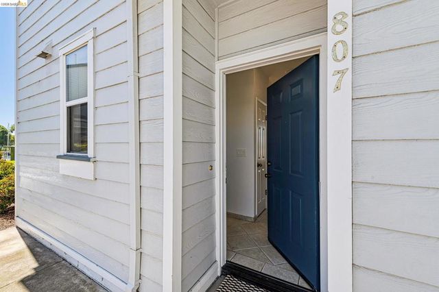 807 Commodore Drive, Richmond, CA 94804