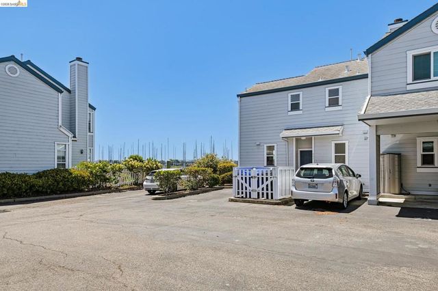 807 Commodore Drive, Richmond, CA 94804