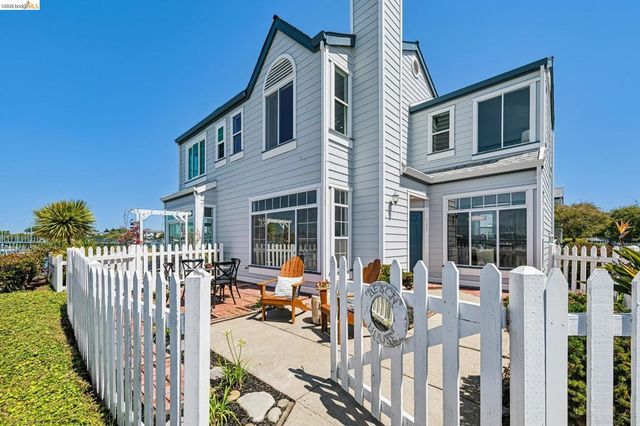 807 Commodore Drive, Richmond, CA 94804