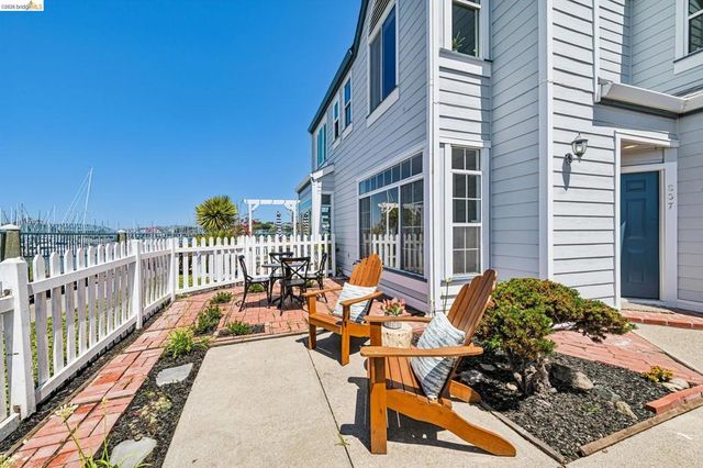 807 Commodore Drive, Richmond, CA 94804