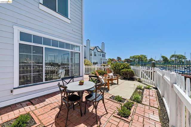 807 Commodore Drive, Richmond, CA 94804