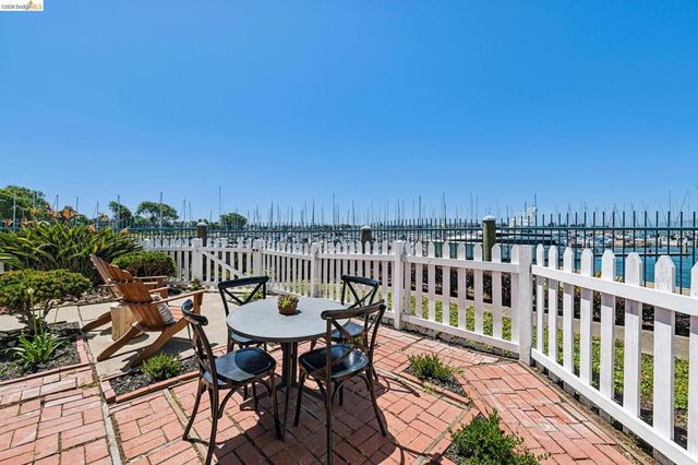 807 Commodore Drive, Richmond, CA 94804