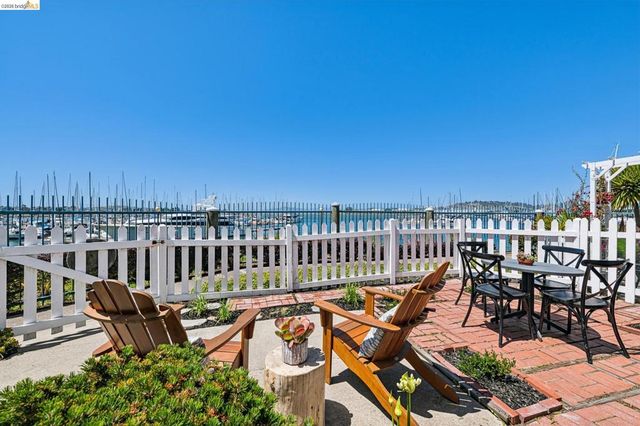 807 Commodore Drive, Richmond, CA 94804