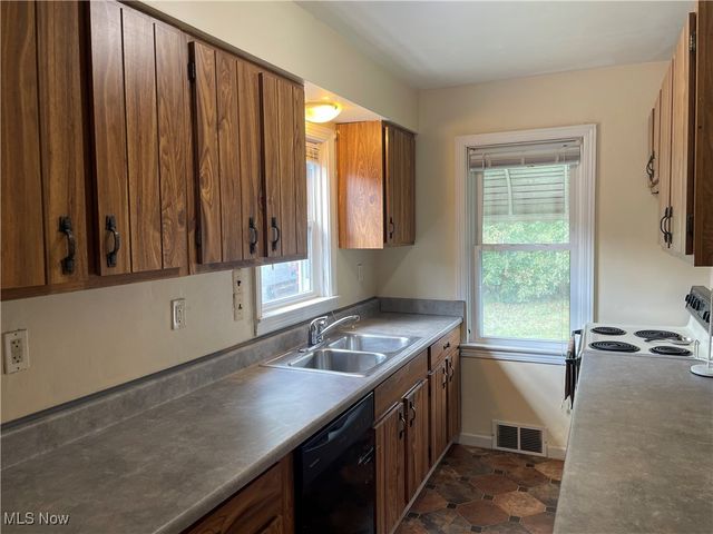 126 S Osborn Avenue, Youngstown, OH 44509