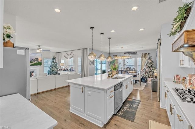 1836 Carrera RDG, Chesapeake, VA 23320