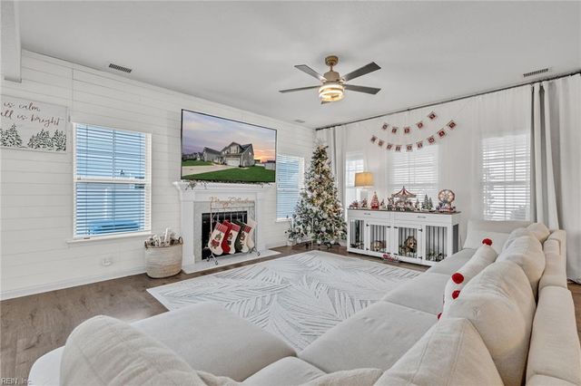 1836 Carrera RDG, Chesapeake, VA 23320