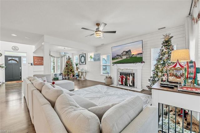 1836 Carrera RDG, Chesapeake, VA 23320