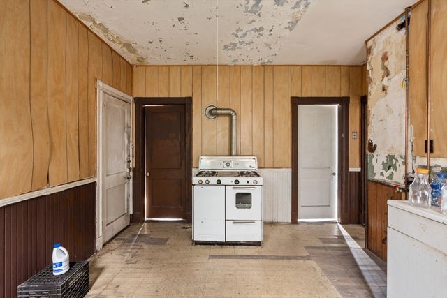 196 Boston St, Boston, MA 02125