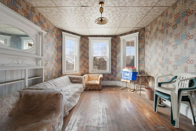 196 Boston St, Boston, MA 02125