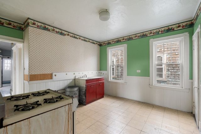 196 Boston St, Boston, MA 02125