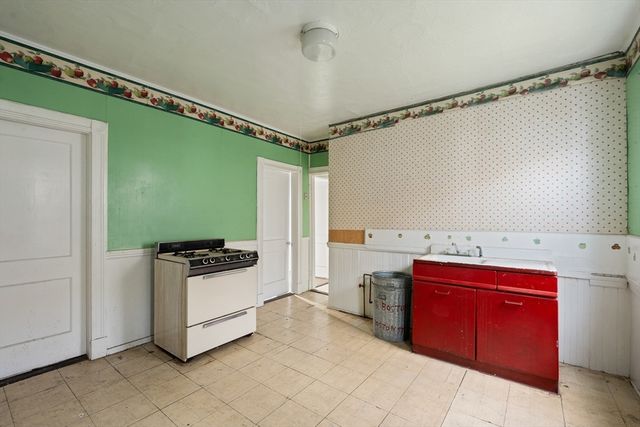 196 Boston St, Boston, MA 02125