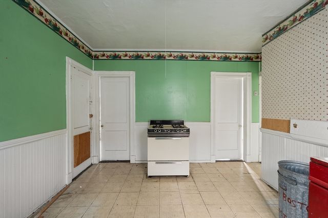 196 Boston St, Boston, MA 02125