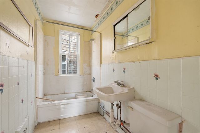 196 Boston St, Boston, MA 02125