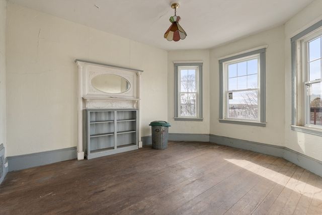 196 Boston St, Boston, MA 02125