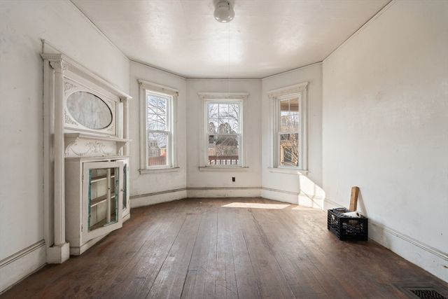 196 Boston St, Boston, MA 02125