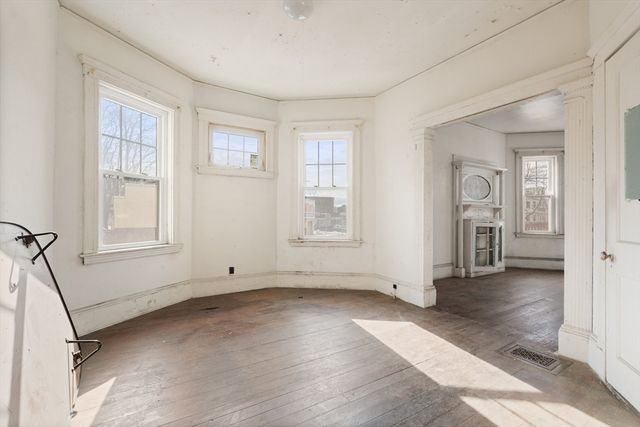 196 Boston St, Boston, MA 02125