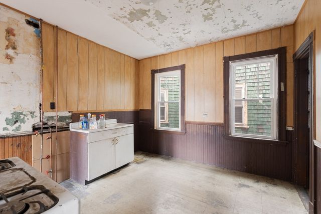 196 Boston St, Boston, MA 02125