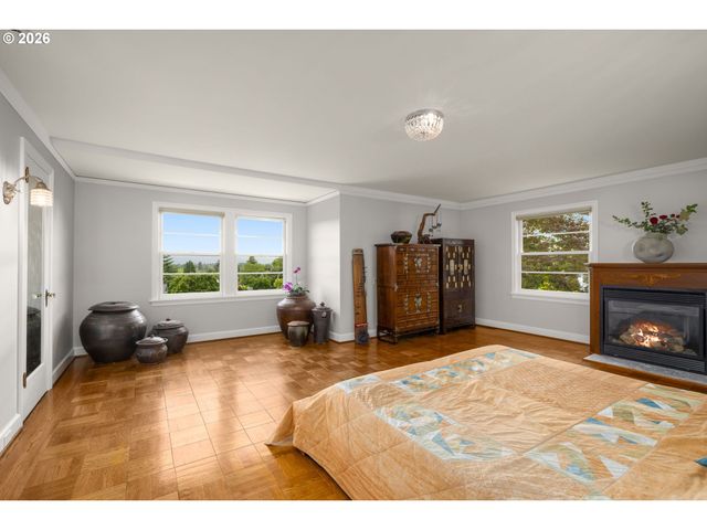 3852 Ne ALAMEDA St, Portland, OR 97212