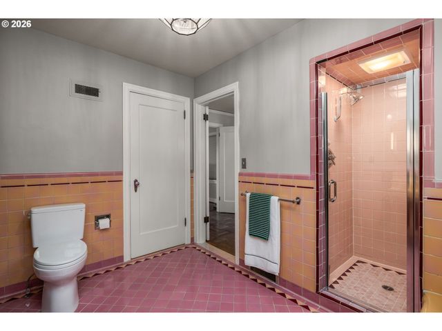 3852 Ne ALAMEDA St, Portland, OR 97212
