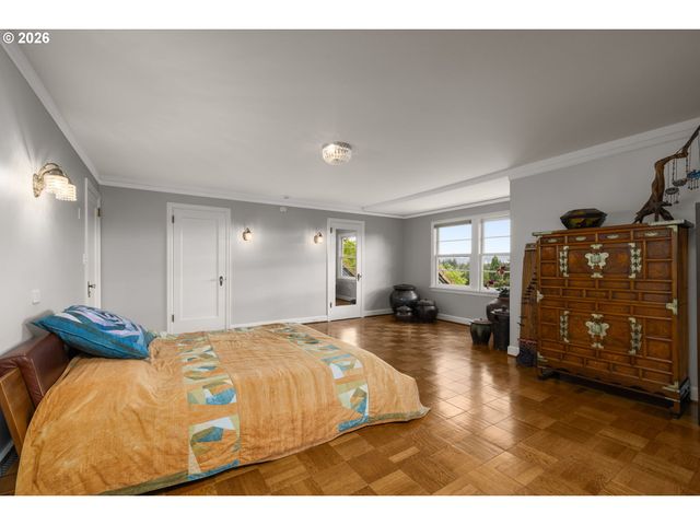 3852 Ne ALAMEDA St, Portland, OR 97212