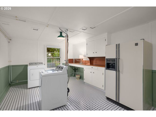 3852 Ne ALAMEDA St, Portland, OR 97212