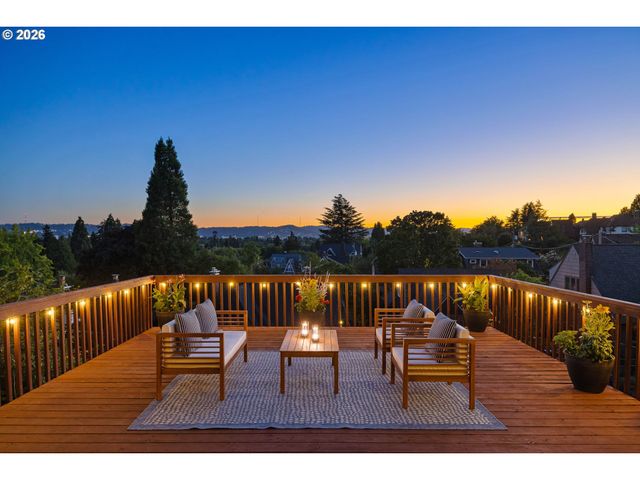 3852 Ne ALAMEDA St, Portland, OR 97212