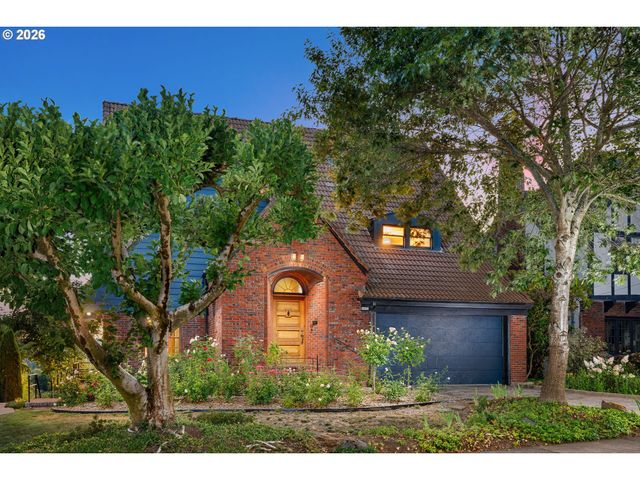 3852 Ne ALAMEDA St, Portland, OR 97212