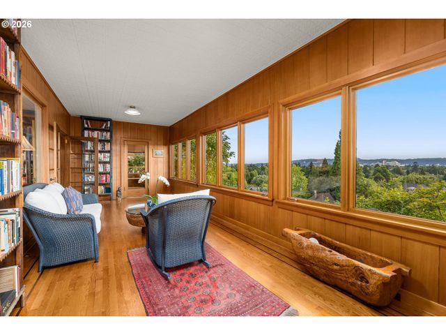3852 Ne ALAMEDA St, Portland, OR 97212