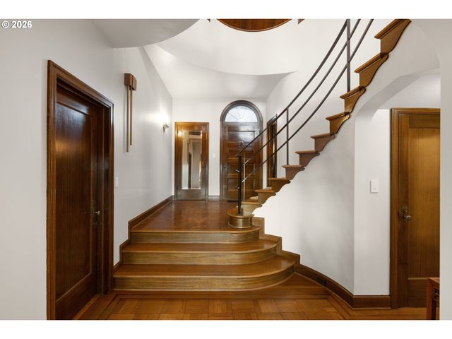 3852 Ne ALAMEDA St, Portland, OR 97212