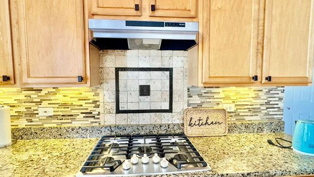 416 PTARMIGAN Place, Lindenhurst, IL 60046