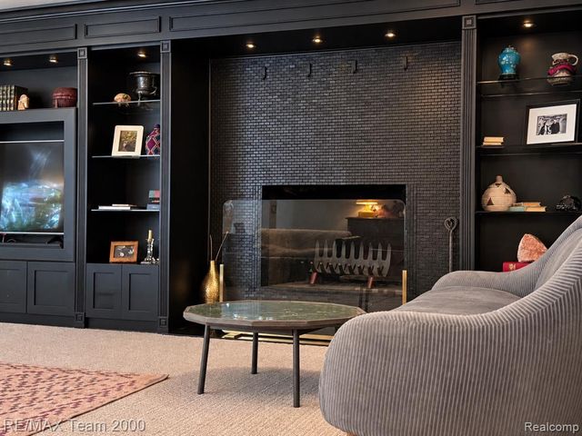 4789 Pickering Road, Bloomfield Hills, MI 48301