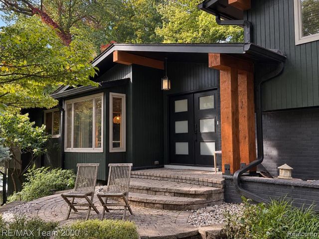 4789 Pickering Road, Bloomfield Hills, MI 48301