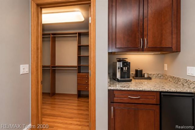 4789 Pickering Road, Bloomfield Hills, MI 48301