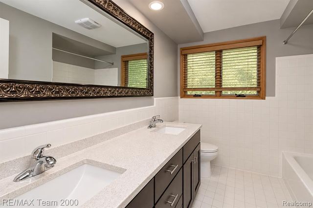 4789 Pickering Road, Bloomfield Hills, MI 48301
