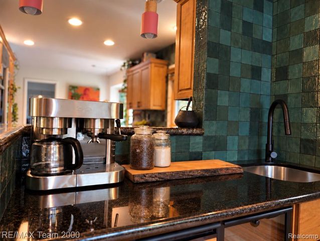 4789 Pickering Road, Bloomfield Hills, MI 48301