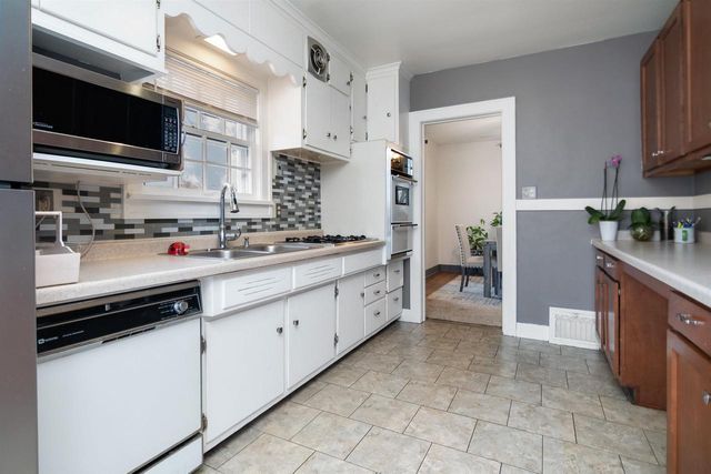 943 ROSCOE STREET, Green Bay, WI 54304