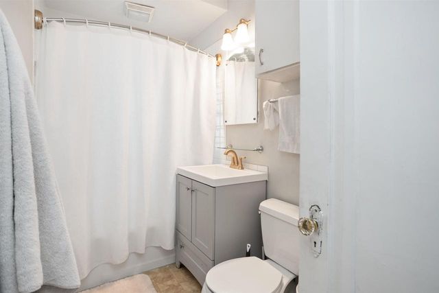 943 ROSCOE STREET, Green Bay, WI 54304